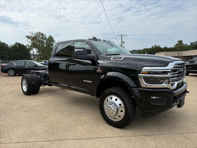 2026 RAM 5500 Chassis RAM 5500 BIG HORN CHASSIS CREW CAB 4X4 60 CA