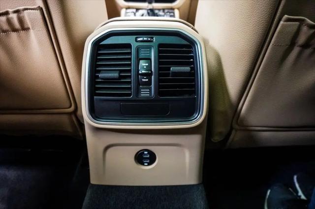 2021 Porsche Macan Macan