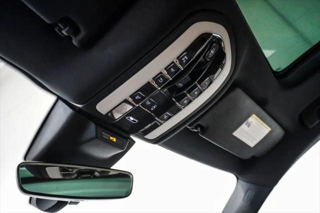 2021 Porsche Macan Macan