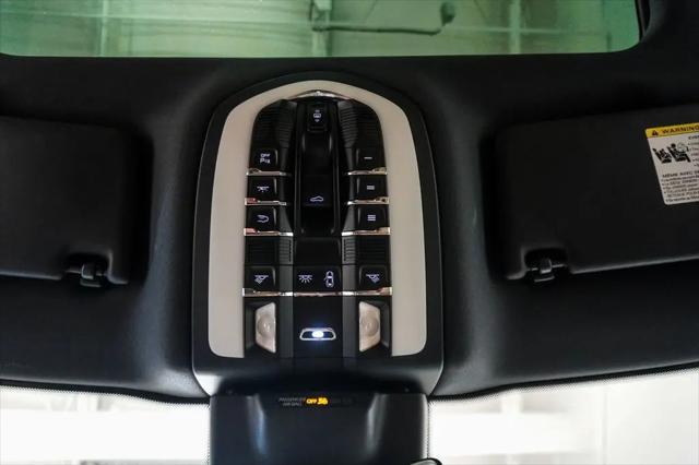 2021 Porsche Macan Macan