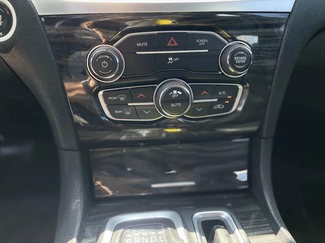 2017 Chrysler 300 Limited