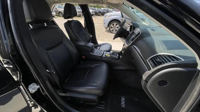 2017 Chrysler 300 Limited