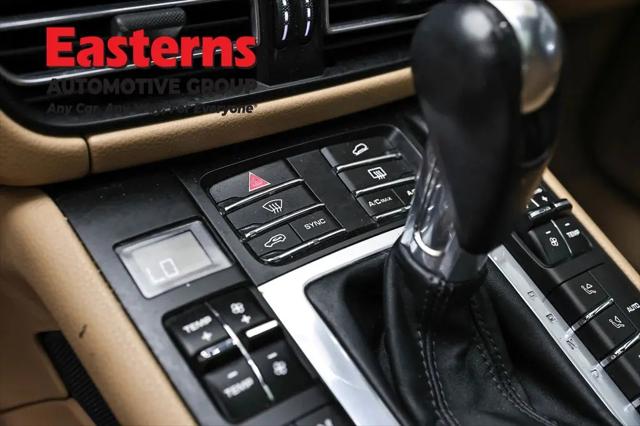 2021 Porsche Macan Macan
