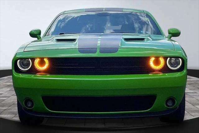 2017 Dodge Challenger SXT Plus