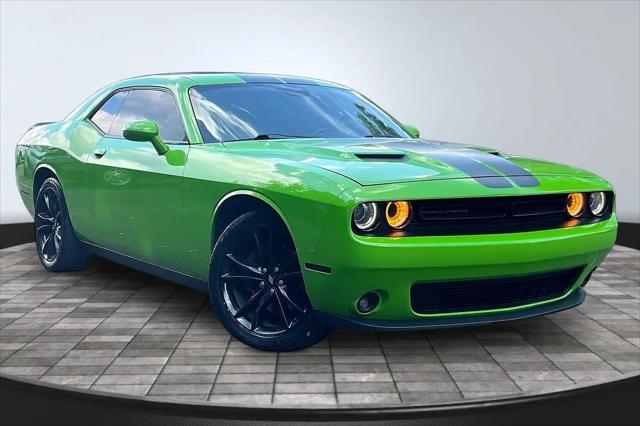 2017 Dodge Challenger SXT Plus