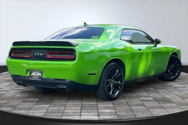 2017 Dodge Challenger SXT Plus