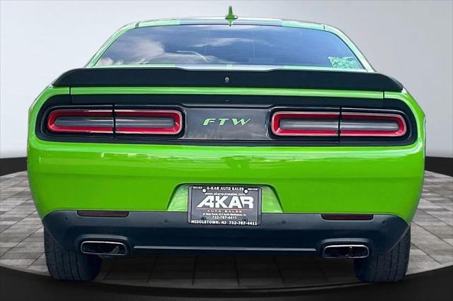 2017 Dodge Challenger SXT Plus