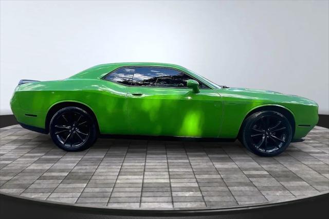 2017 Dodge Challenger SXT Plus