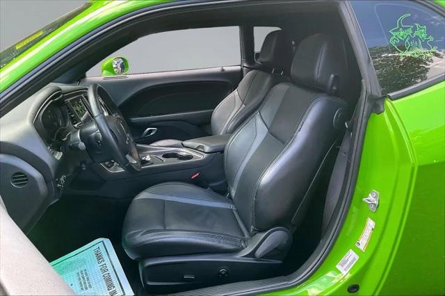 2017 Dodge Challenger SXT Plus