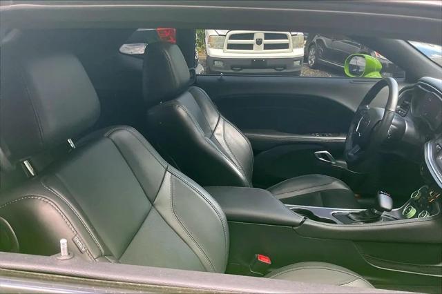 2017 Dodge Challenger SXT Plus