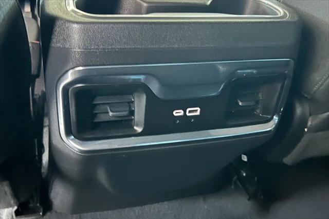 2023 GMC Sierra 1500 4WD Crew Cab Short Box SLT