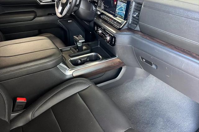 2023 GMC Sierra 1500 4WD Crew Cab Short Box SLT