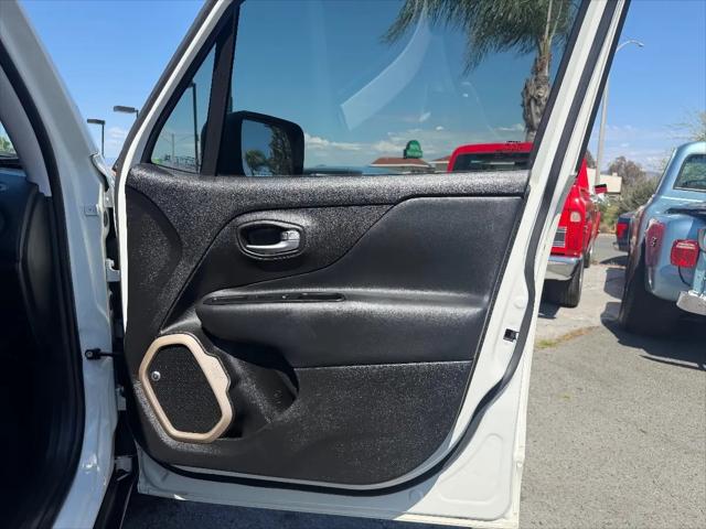 2017 Jeep Renegade Deserthawk 4x4