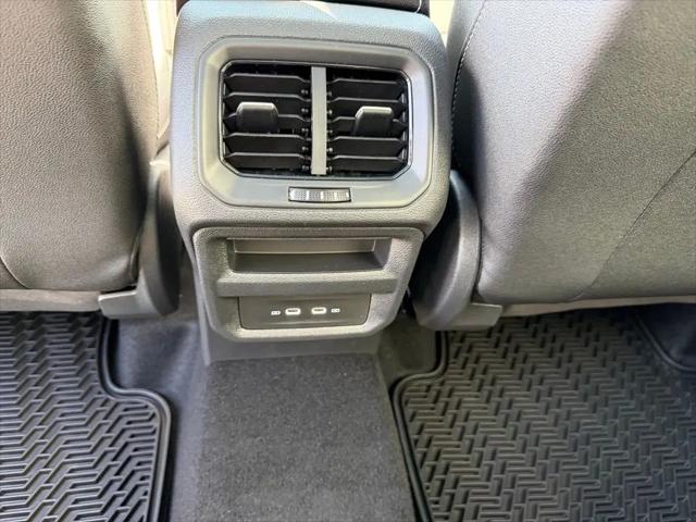 2026 Volkswagen Taos SEL