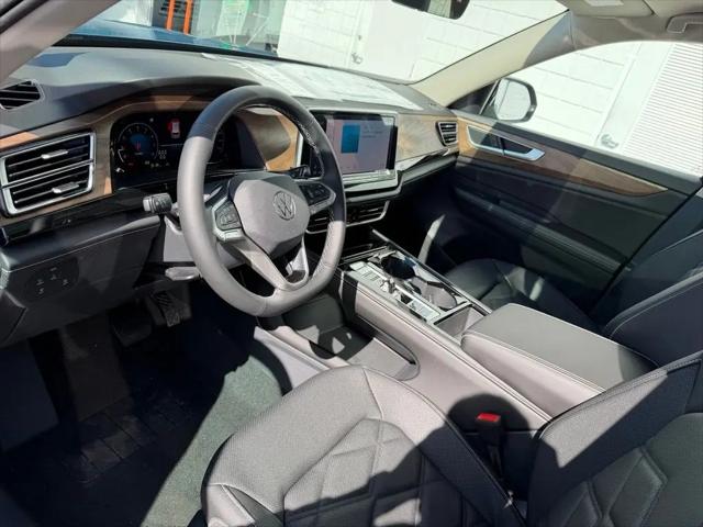 2026 Volkswagen Atlas SE with Technology