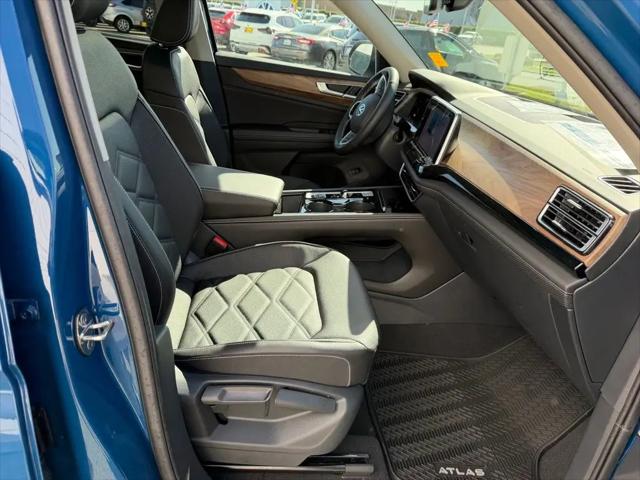 2026 Volkswagen Atlas SE with Technology
