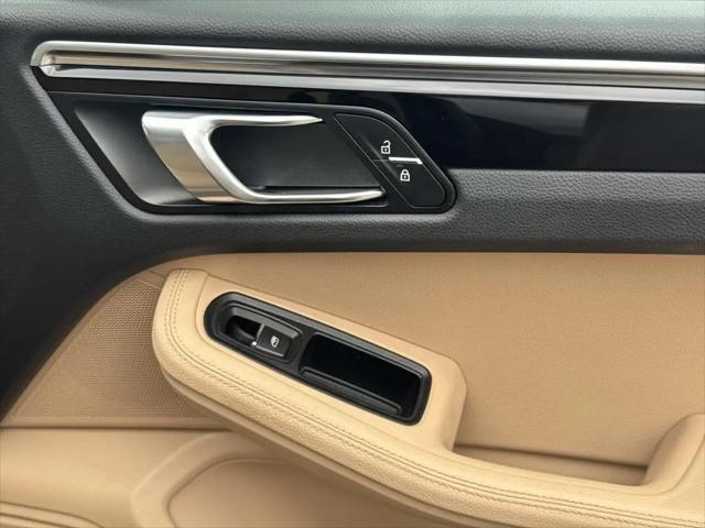 2020 Porsche Macan Macan