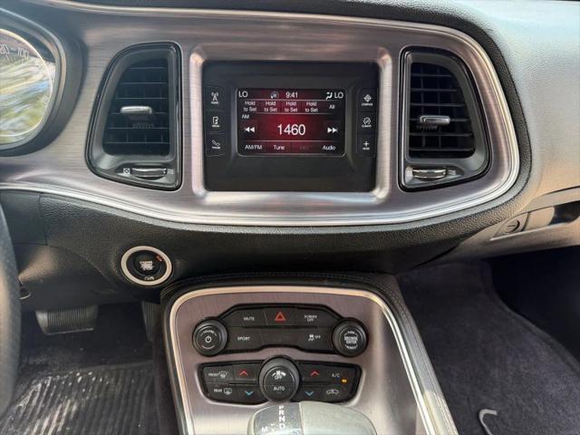 2017 Dodge Challenger SXT