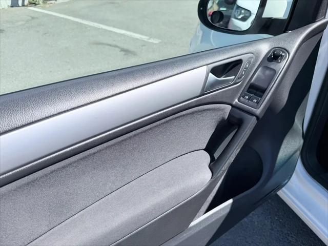 2013 Volkswagen Golf 2.5L 2-Door