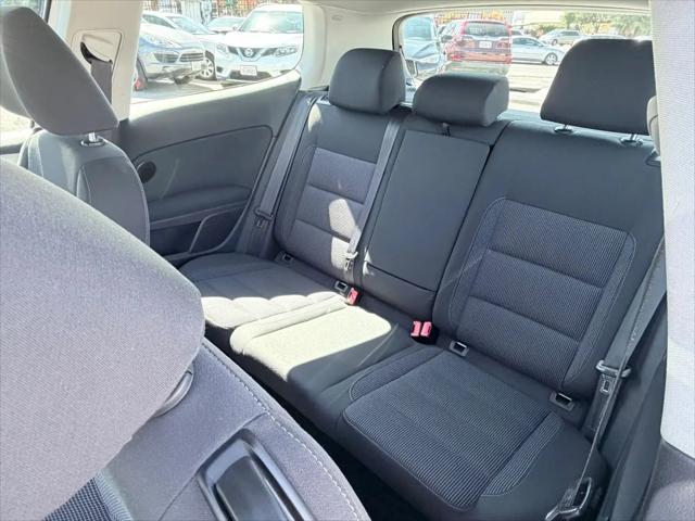 2013 Volkswagen Golf 2.5L 2-Door