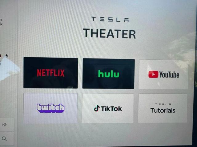 2021 Tesla Model 3 Standard Range Plus Rear-Wheel Drive