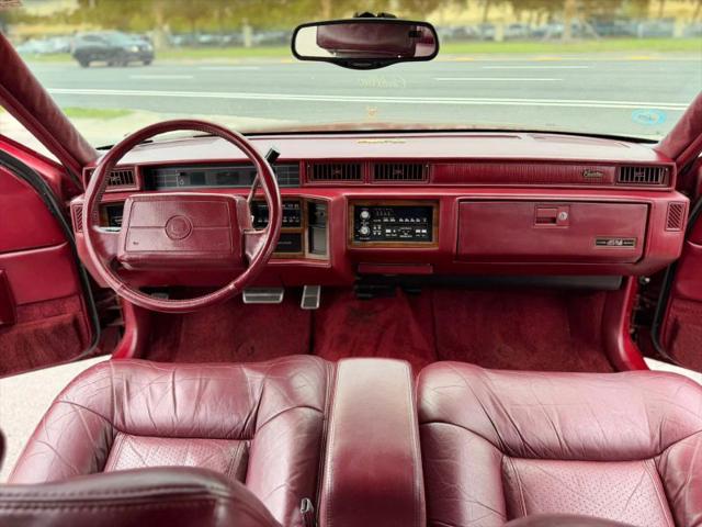 1993 Cadillac DeVille Standard