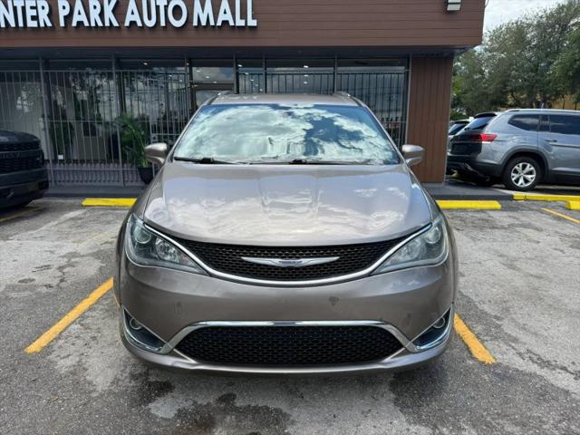2017 Chrysler Pacifica Touring-L Plus