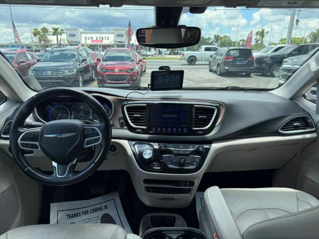 2017 Chrysler Pacifica Touring-L Plus
