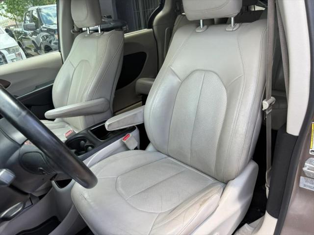 2017 Chrysler Pacifica Touring-L Plus