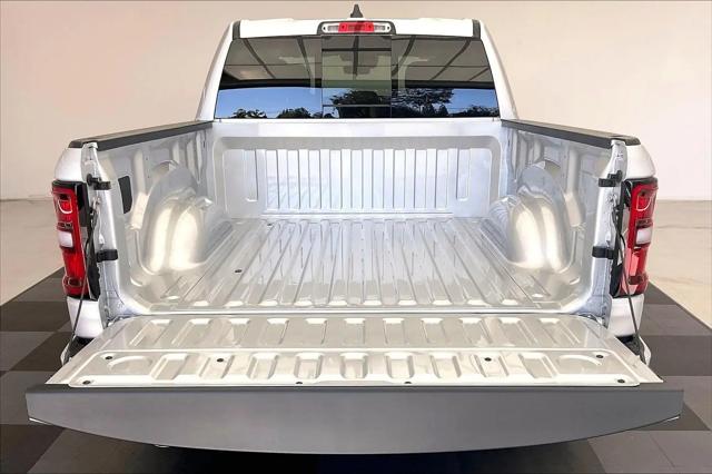 2026 Ram 1500 Express Crew Cab 4x4 5'7" Box