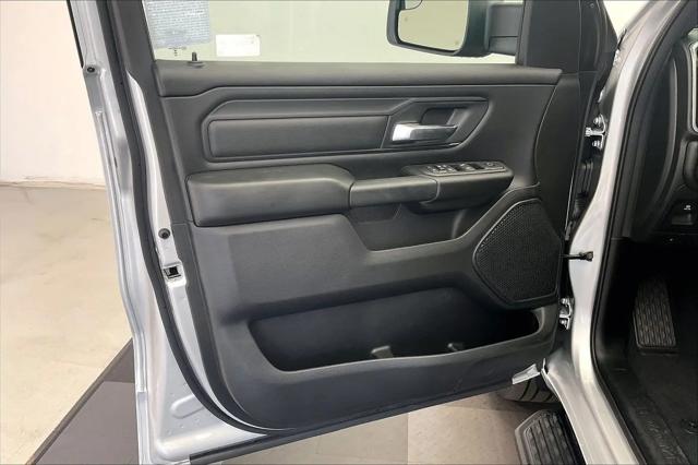 2026 Ram 1500 Express Crew Cab 4x4 5'7" Box