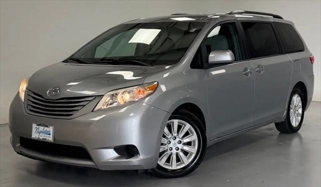 2015 Toyota Sienna LE 7 Passenger for sale in Aurora, IL