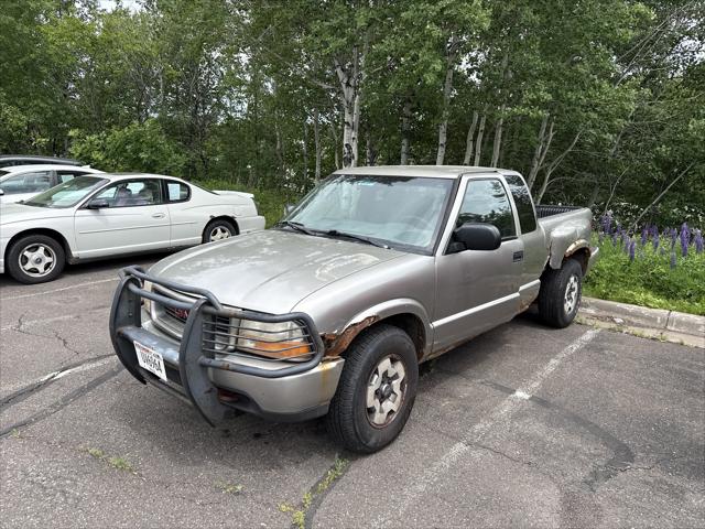 2000 GMC Sonoma SLS for sale in Duluth, MN