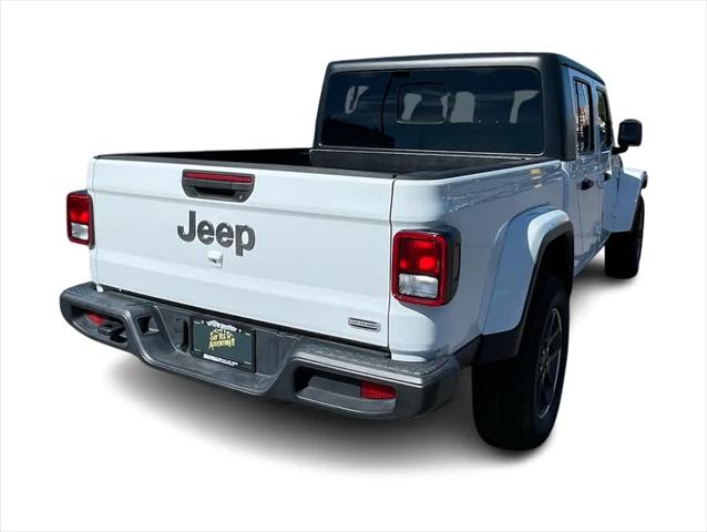 2023 Jeep Gladiator Overland