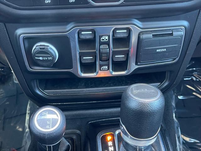 2023 Jeep Gladiator Overland