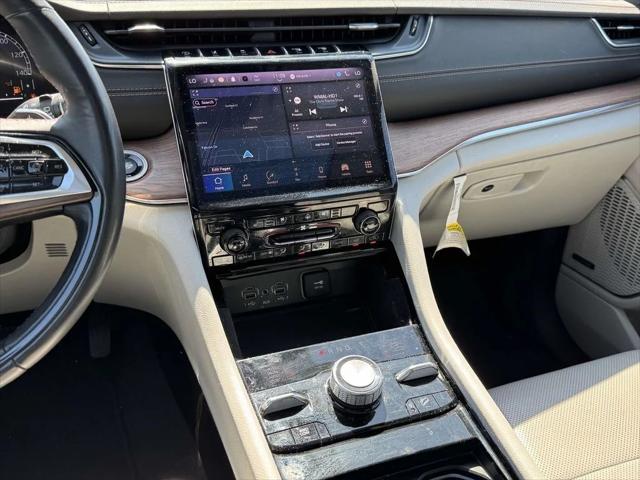 2022 Jeep Grand Cherokee L Summit 4x4 2022 Jeep Grand Cherokee L Summit 4x4