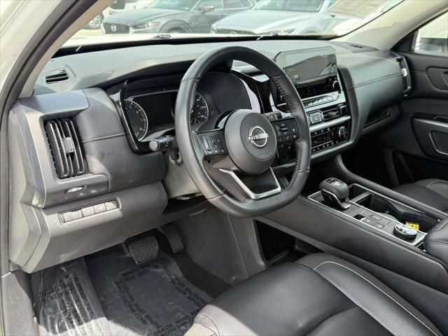 2022 Nissan Pathfinder SL 4WD 2022 Nissan Pathfinder SL 4WD