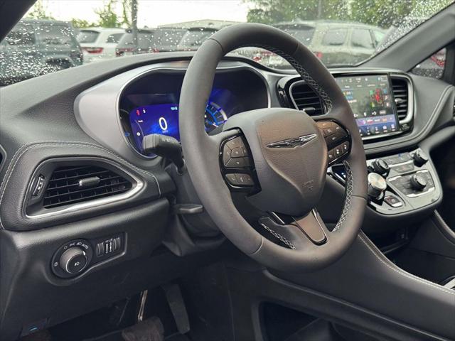 2025 Chrysler Pacifica Hybrid Premiuim S Appearance Package 2025 Chrysler Pacifica Hybrid Premiuim S Appearance Package