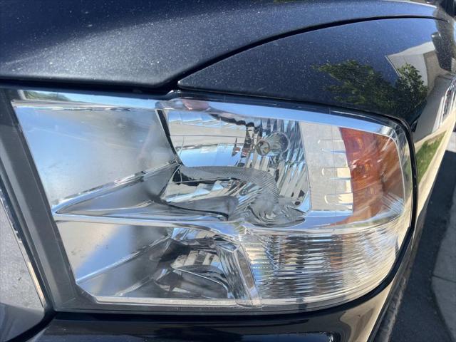 2018 RAM 1500 Big Horn Crew Cab 4x4 57 Box 2018 RAM 1500 Big Horn Crew Cab 4x4 57 Box