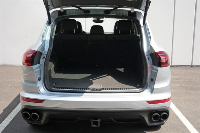 2017 Porsche Cayenne Platinum Edition
