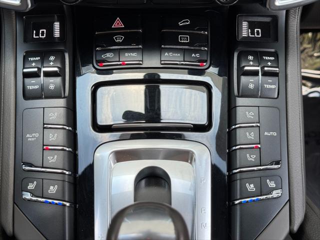 2017 Porsche Cayenne Platinum Edition