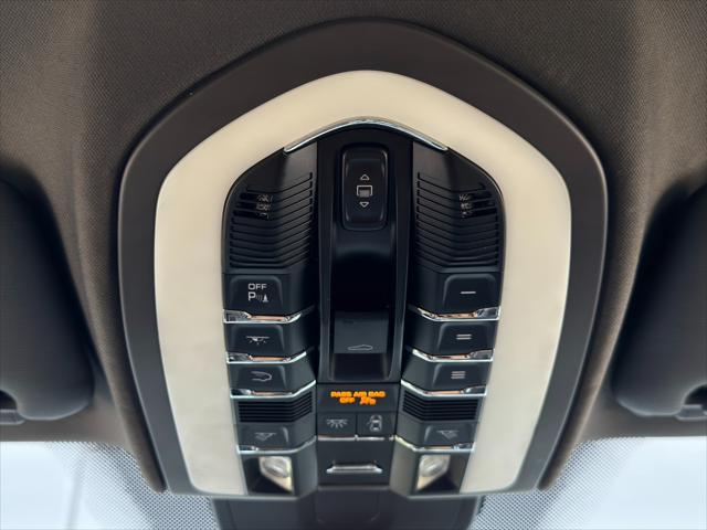 2017 Porsche Cayenne Platinum Edition