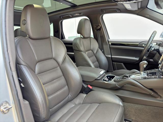 2017 Porsche Cayenne Platinum Edition