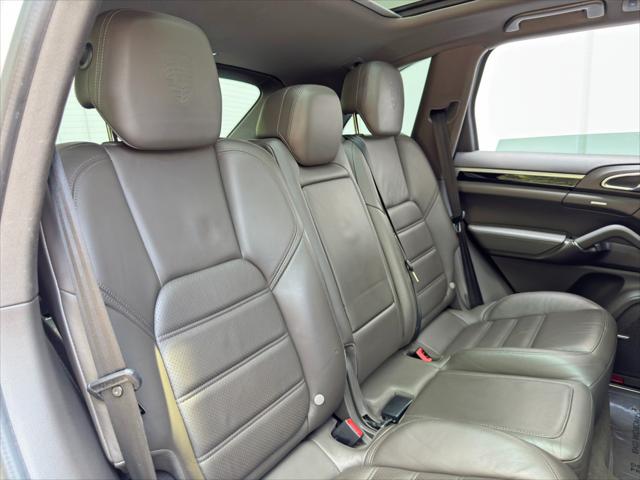 2017 Porsche Cayenne Platinum Edition