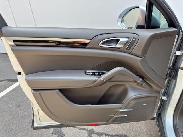 2017 Porsche Cayenne Platinum Edition
