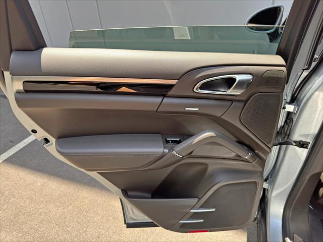2017 Porsche Cayenne Platinum Edition