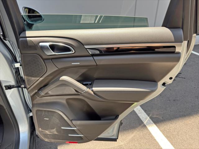 2017 Porsche Cayenne Platinum Edition