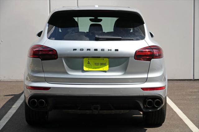 2017 Porsche Cayenne Platinum Edition