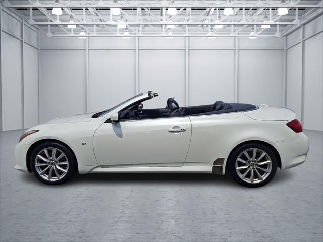 2015 INFINITI Q60 Base