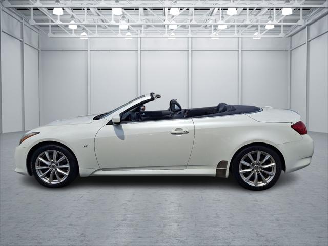 2015 INFINITI Q60 Base